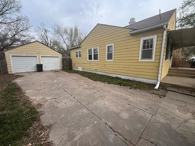 Listing photo 2