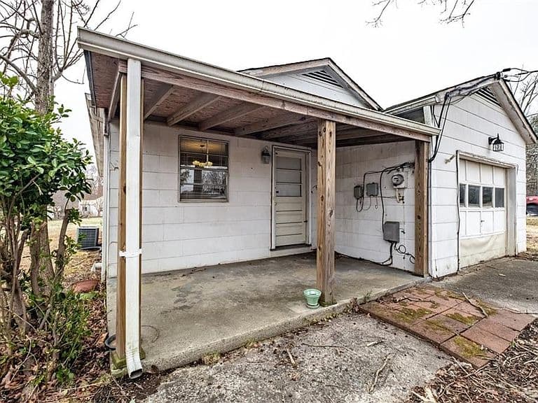 Listing photo 4