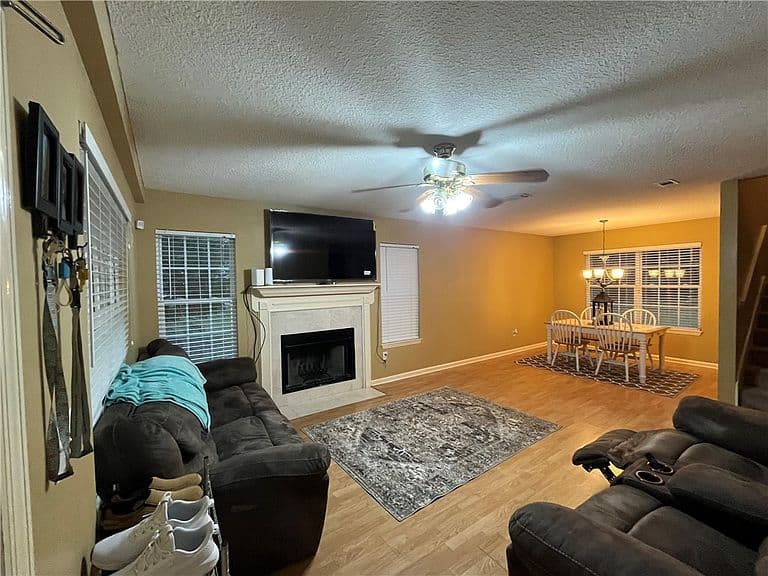 Listing photo 5