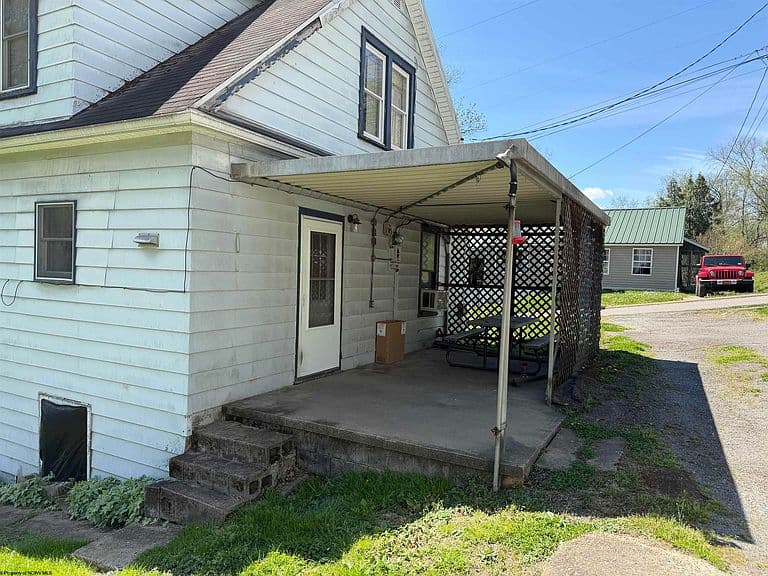 Listing photo 4