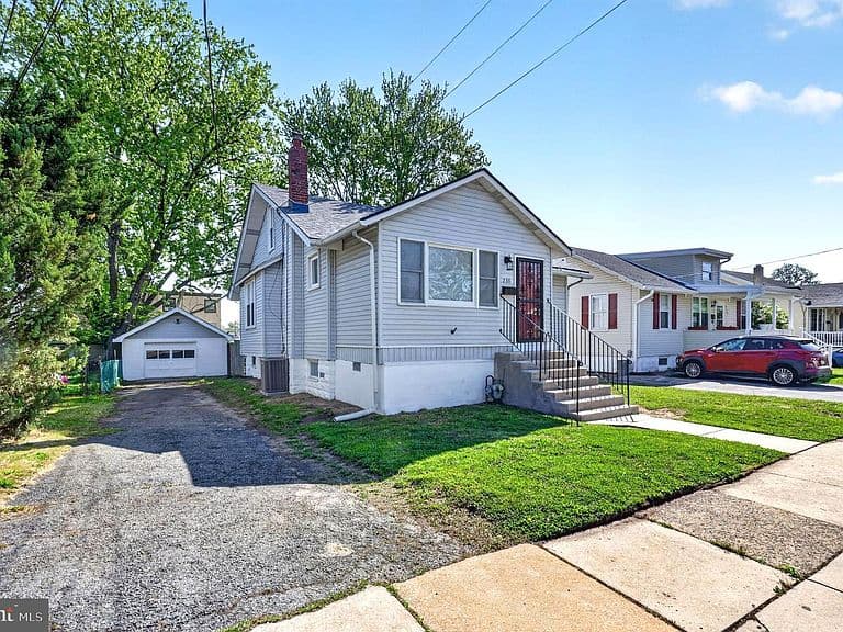 Listing photo 3