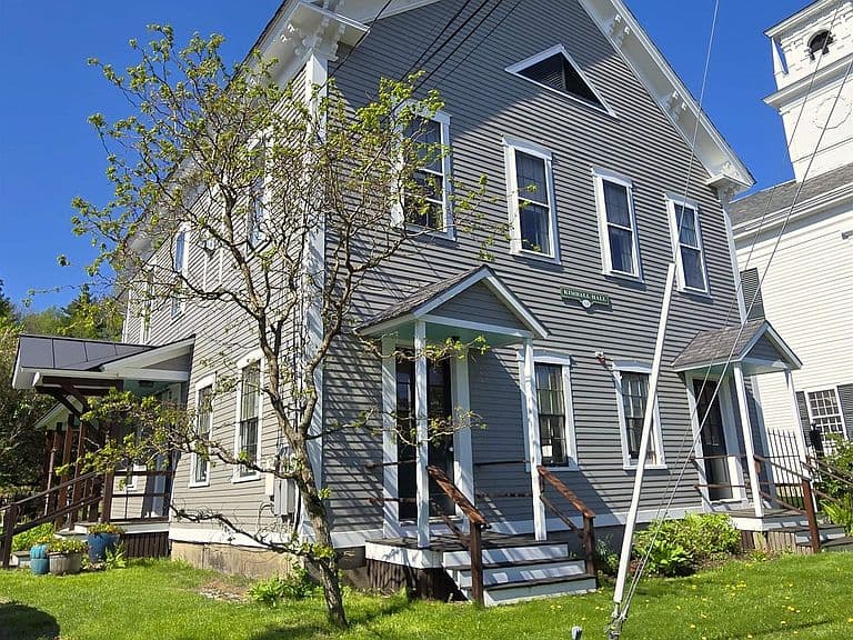 Listing photo 4