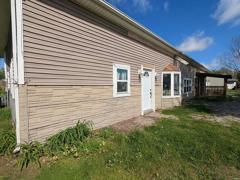 Listing photo 3
