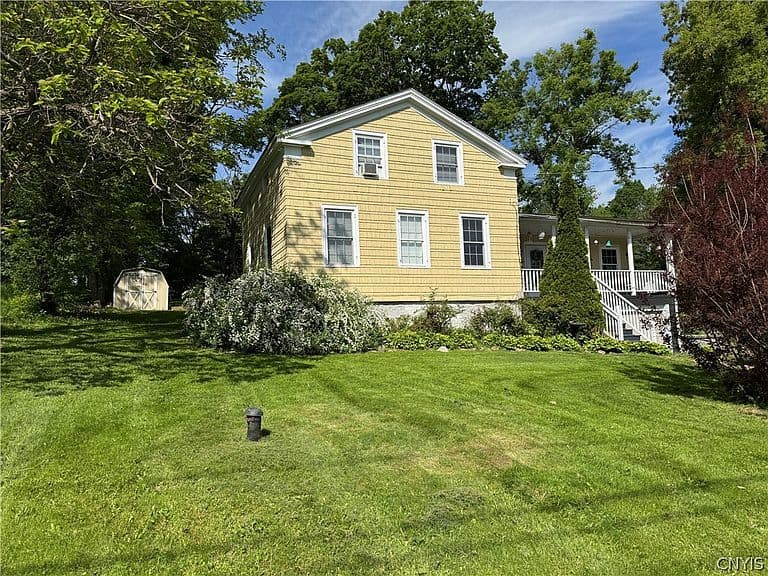 Listing photo 3