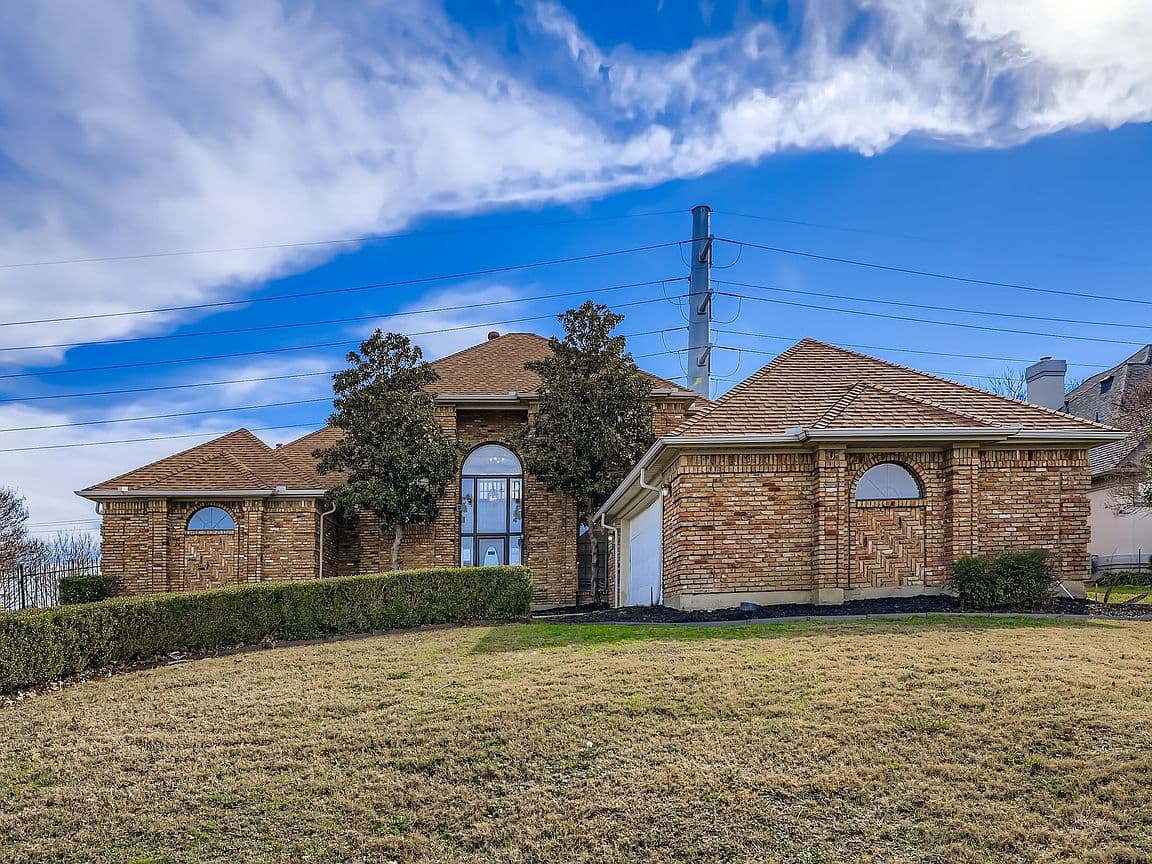 Primary listing photo