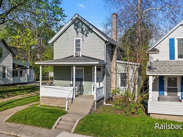 Listing photo 3