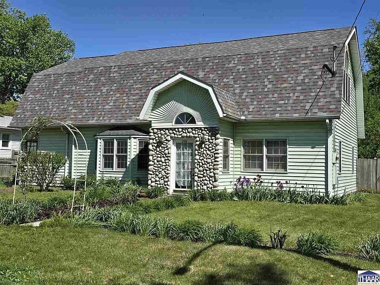 Listing photo