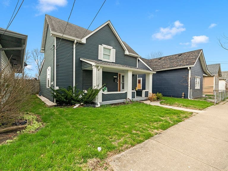 Listing photo 2