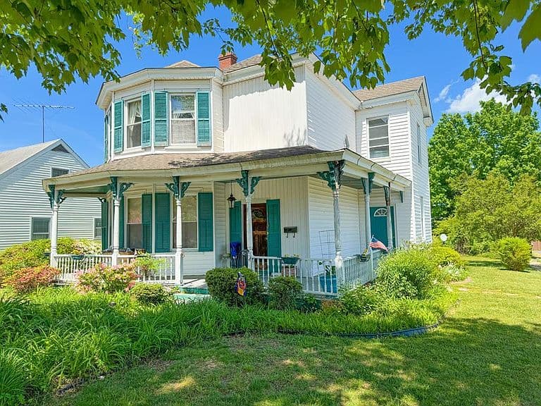 Listing photo 2