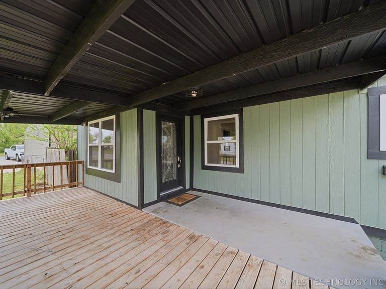 Listing photo 4