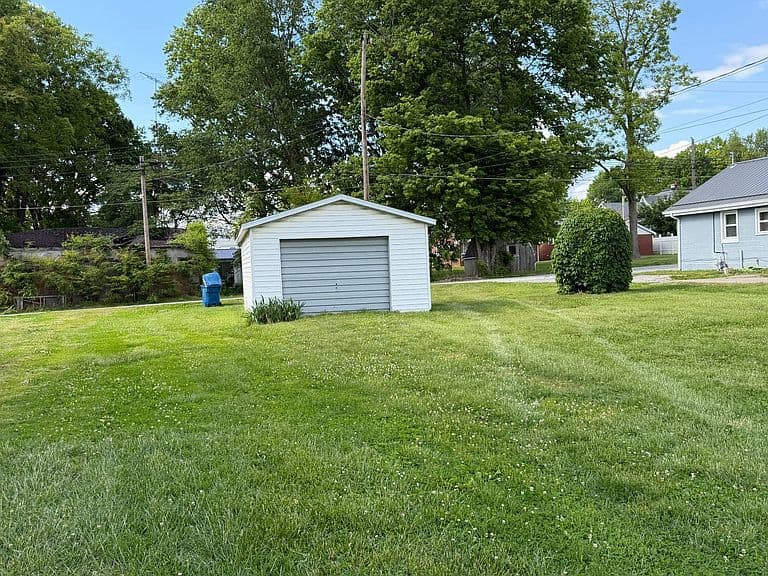 Listing photo 5