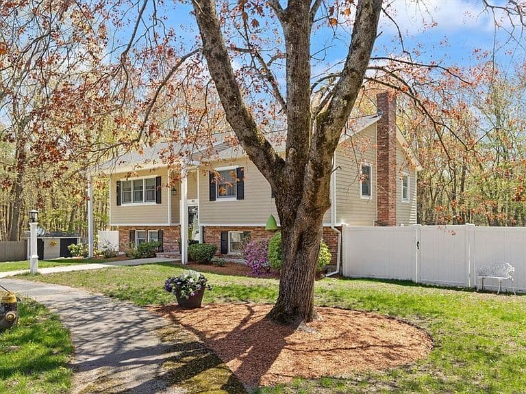 Listing photo 3
