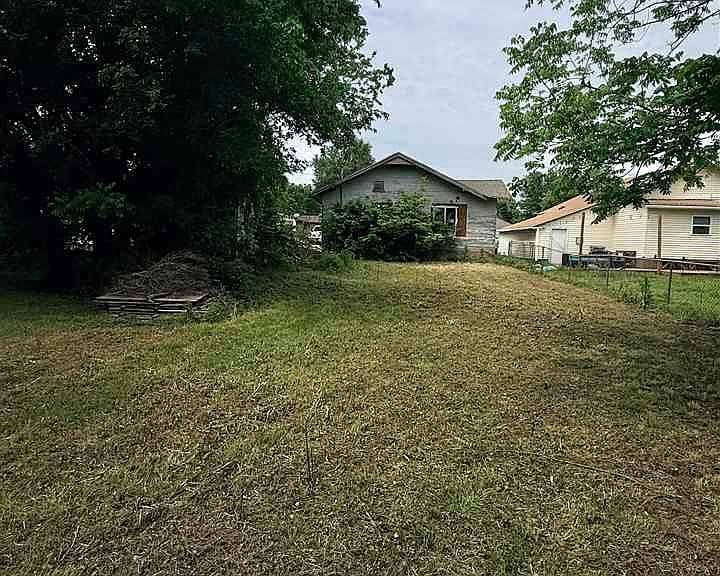Listing photo 5