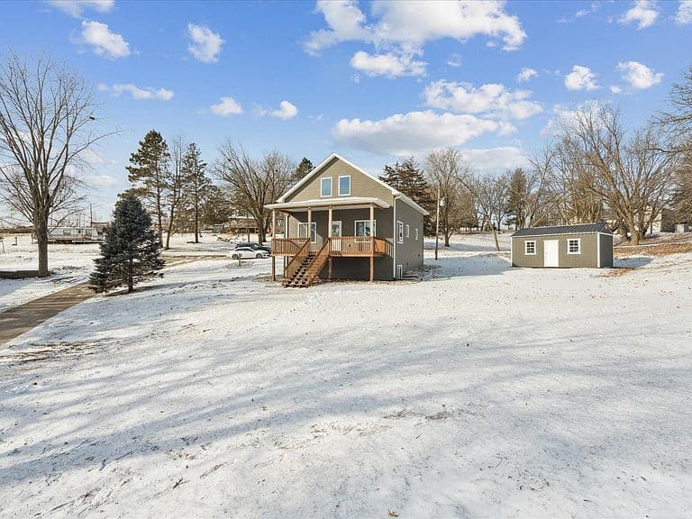 Listing photo 3