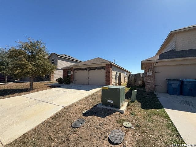 Listing photo 3