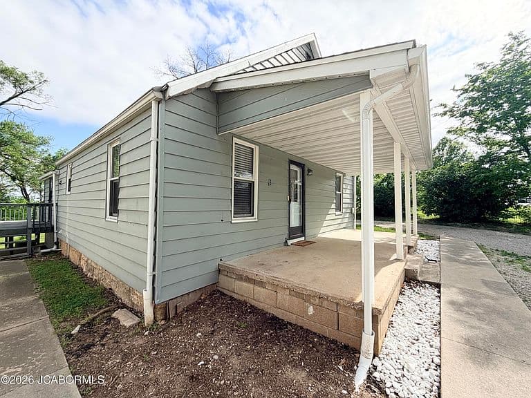 Listing photo 3