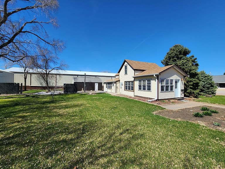 Listing photo 2