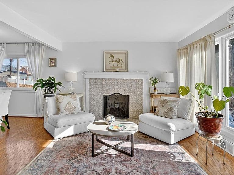 Listing photo 3