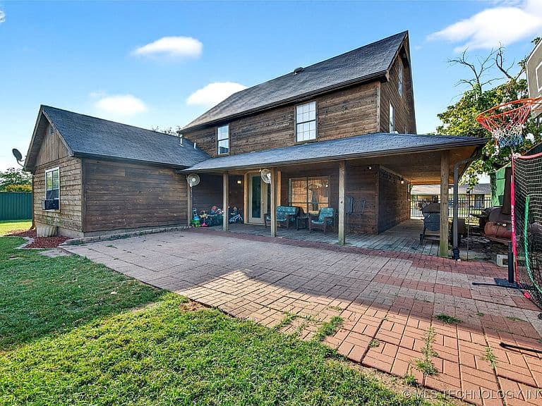 Listing photo 4