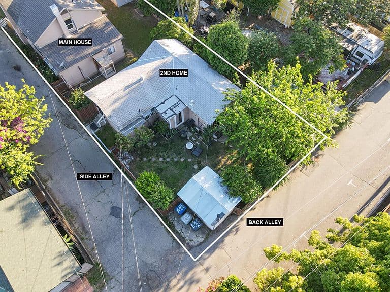 Listing photo 4