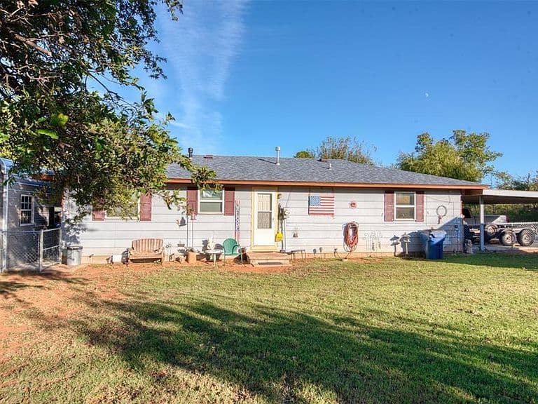 Listing photo 5