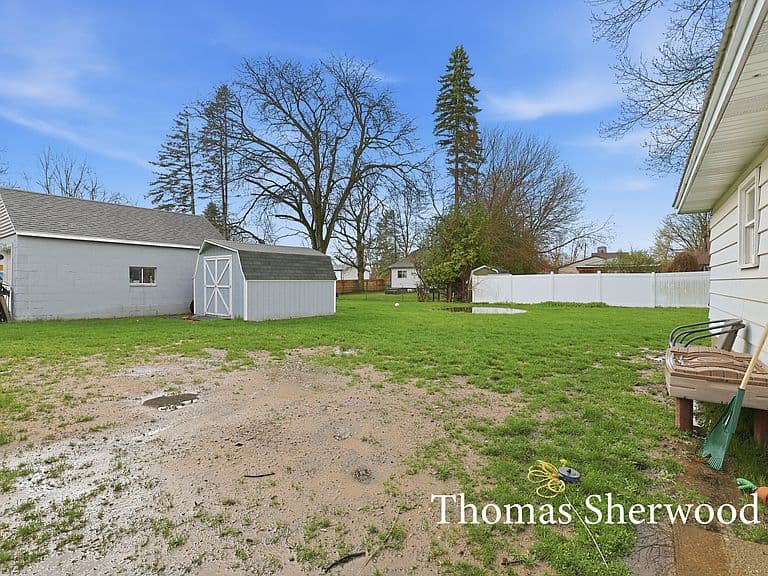 Listing photo 5