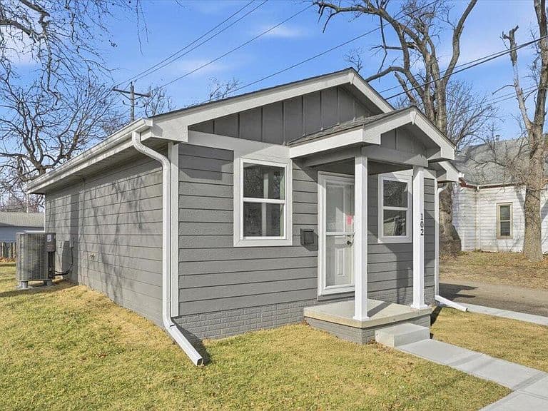Listing photo 3