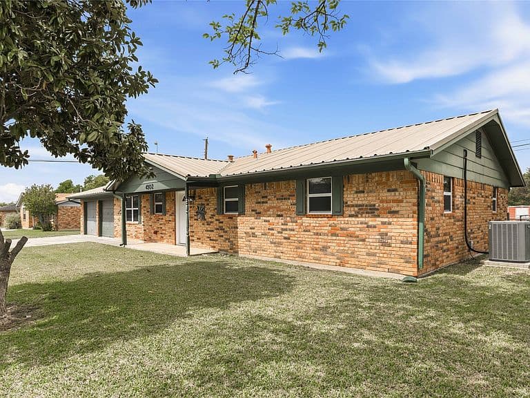 Listing photo 4