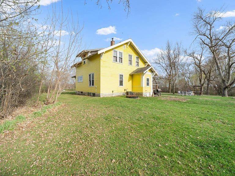 Listing photo 5