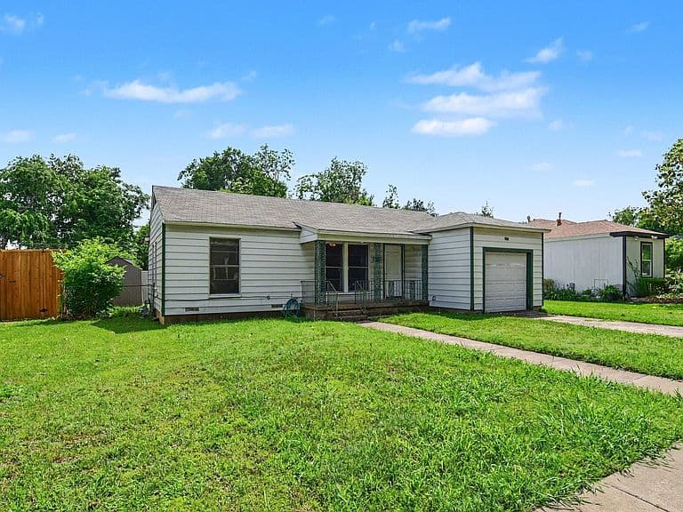 Listing photo 3