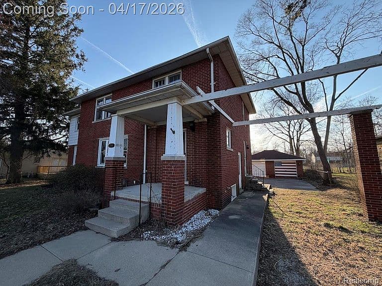 Listing photo 2