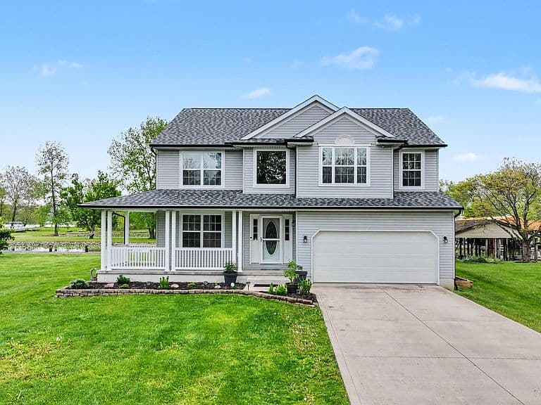 Listing photo 2