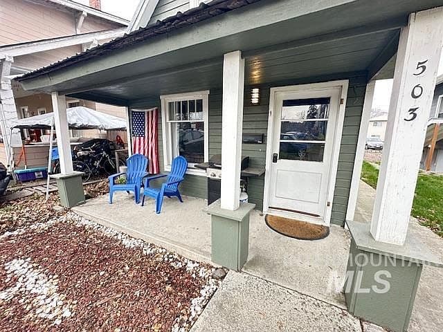 Listing photo 2