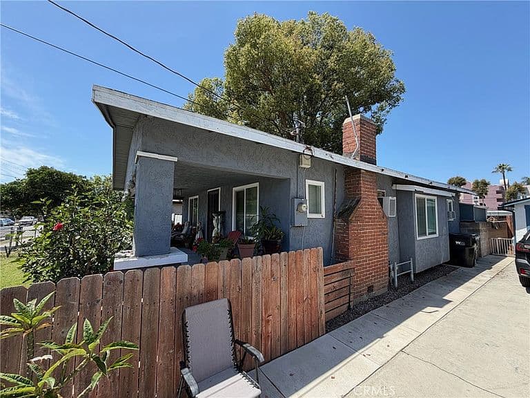 Listing photo 3