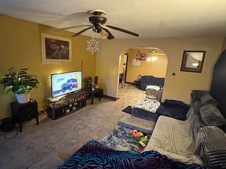 Listing photo 3