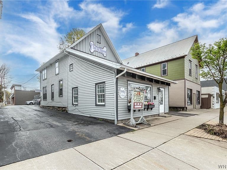Listing photo 3