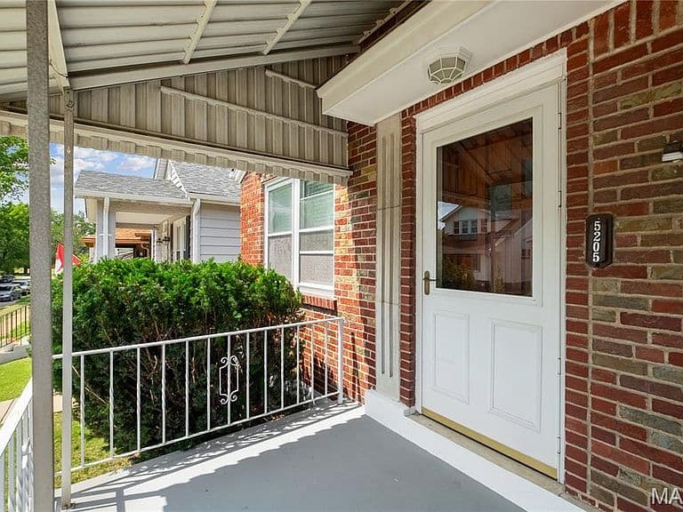 Listing photo 4