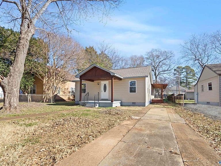 Listing photo 4