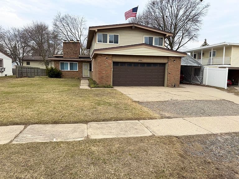 Listing photo 3