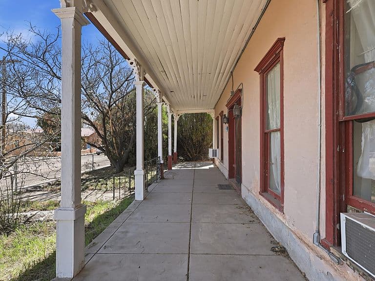 Listing photo 4