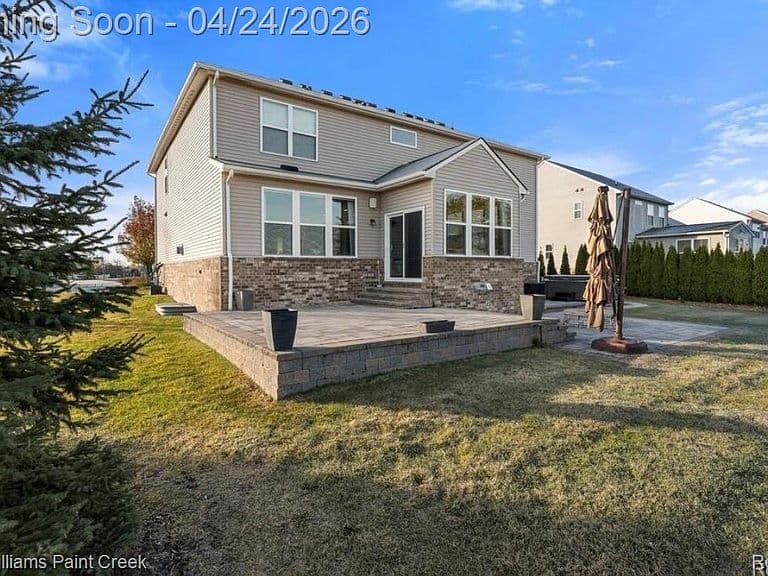 Listing photo 3
