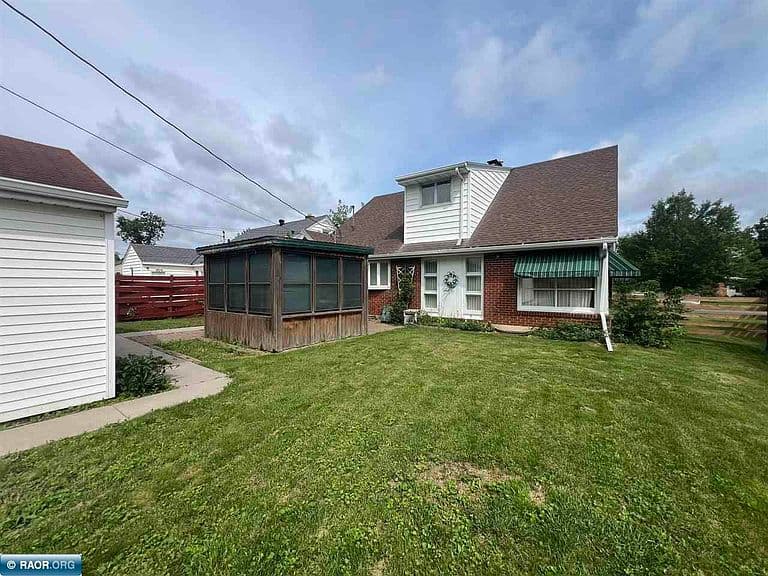 Listing photo 4