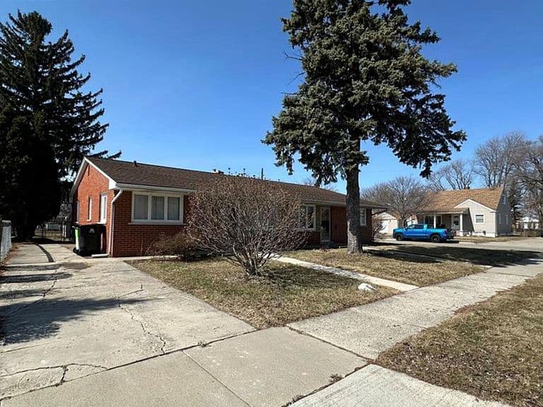 Listing photo 4