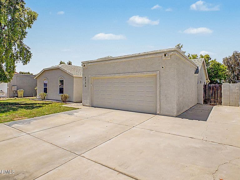 Listing photo 4