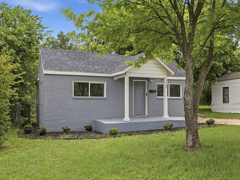 Listing photo 3