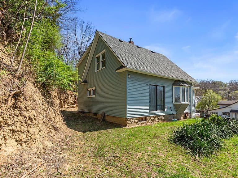 Listing photo 5