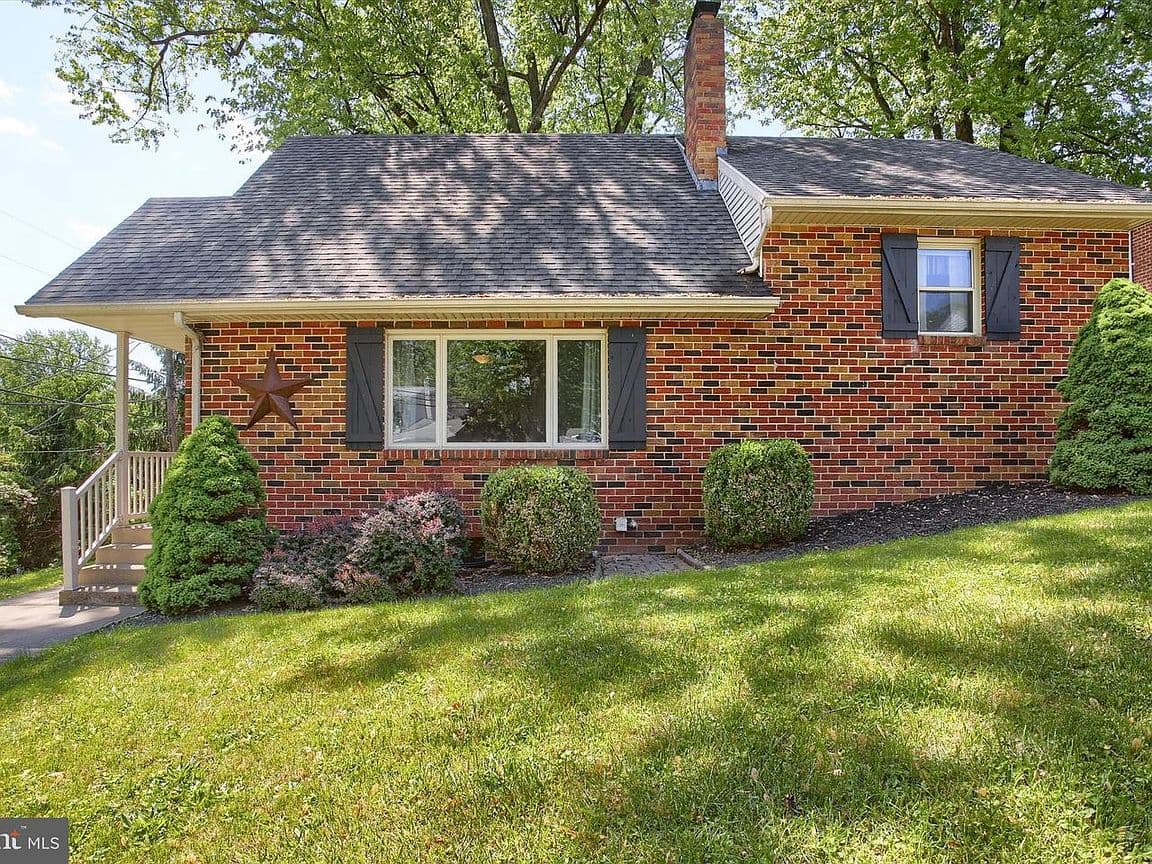 Primary listing photo