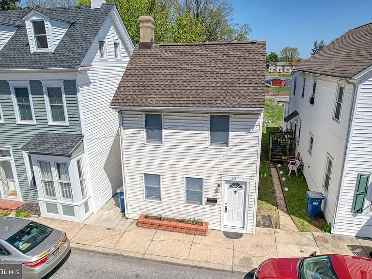 Listing photo 5