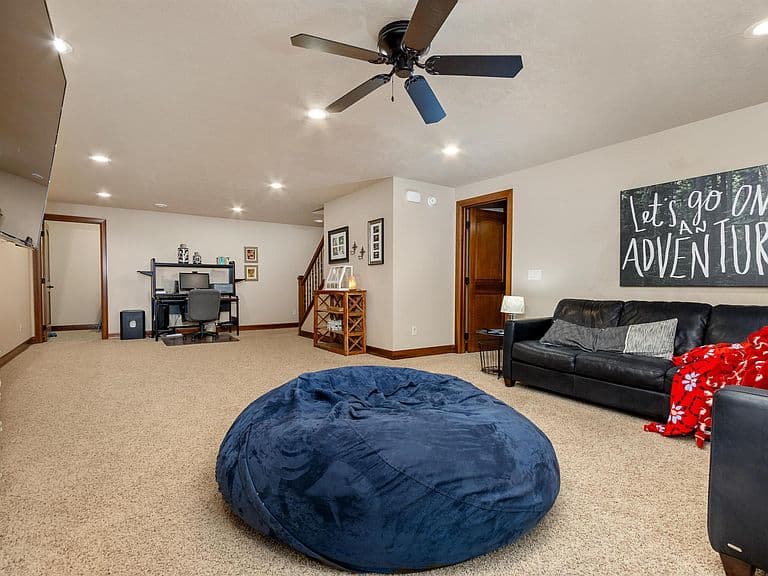 Listing photo 5