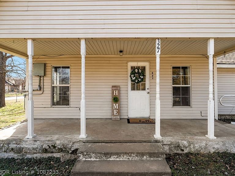 Listing photo 2